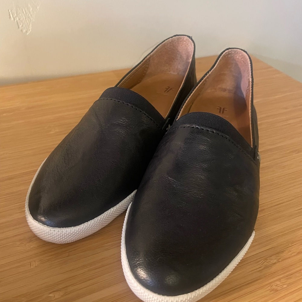 Frye Black Leather Loafers size 6